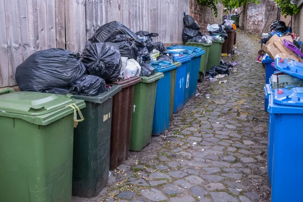 Overflowing Rubbish Garbage Alleyway Glasgow Strike Action — Stockfoto