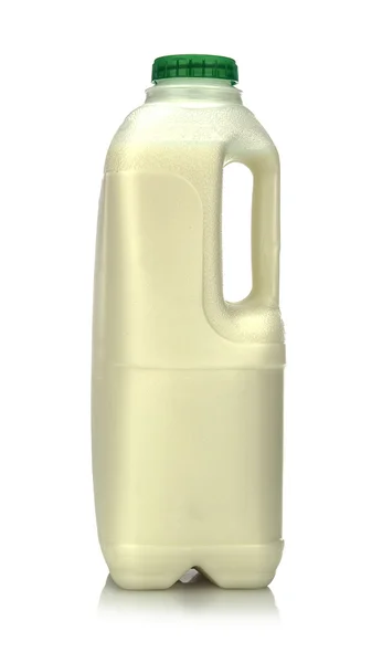 süt beyaz zemin üzerine