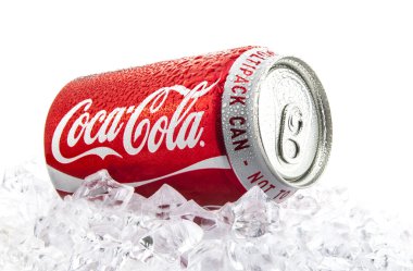 cadburys çikolata beyaz zemin üzerine pul