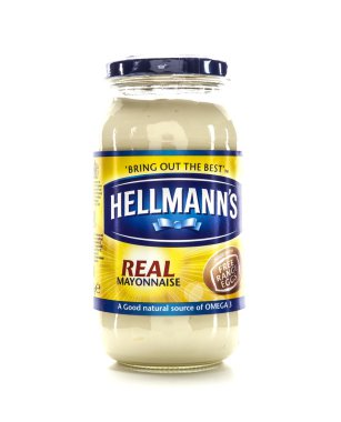 beyaz zemin üzerinde hellmanns mayonez kavanozu
