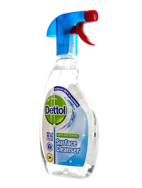 Dettol antibakteriella spray på vit bakgrund — Stockfoto