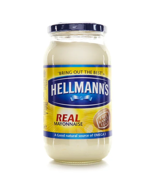 Pot de mayonnaise Hellmanns sur fond blanc — Photo