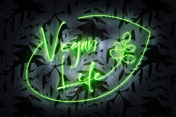 Vegan Life Neon Sign Una Pared Madera Oscura Con Flores — Foto de Stock