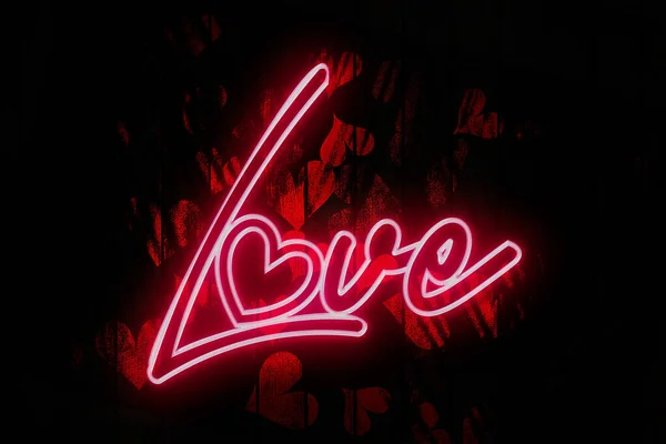 Love Neon Sign Dark Red Heart Zdobione Drewniane Ściany Ilustracja — Zdjęcie stockowe