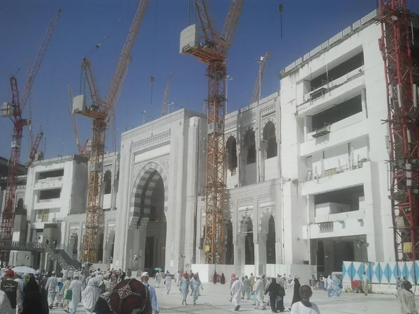 Alcuni dei nuovi edifici a Masjidil Haram, La Mecca . — Foto Stock