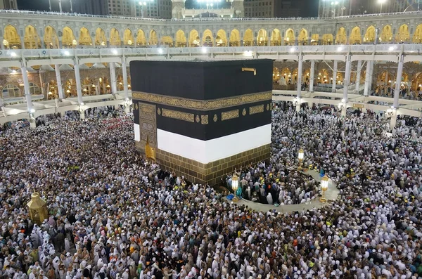A muzulmán arround a világ, a kaabah néző — Stock Fotó
