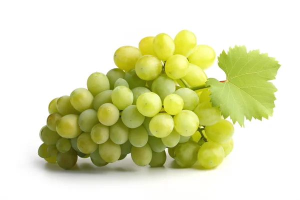 Uvas blancas sobre blanco —  Fotos de Stock