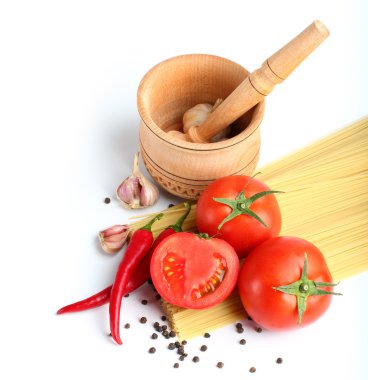 domates soslu spagetti için malzemeler