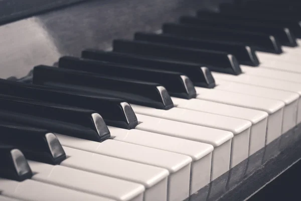 Teclas de piano antiguas —  Fotos de Stock