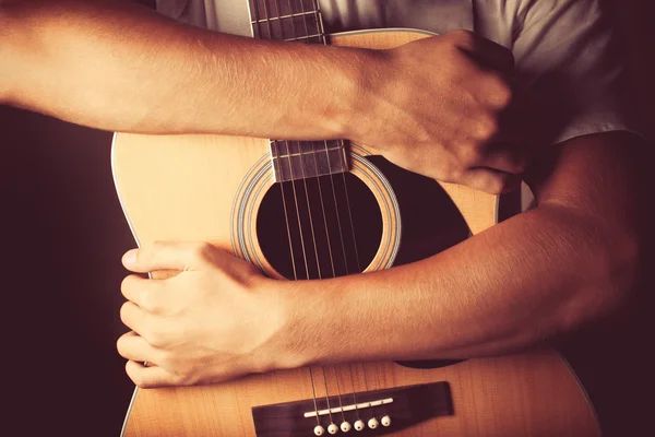 Akustisk gitarr — Stockfoto