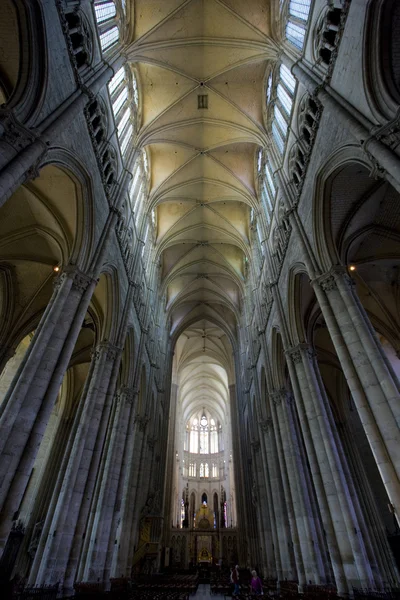 Interiér katedrály notre dame, amiens, Picardie, Francie — Stock fotografie