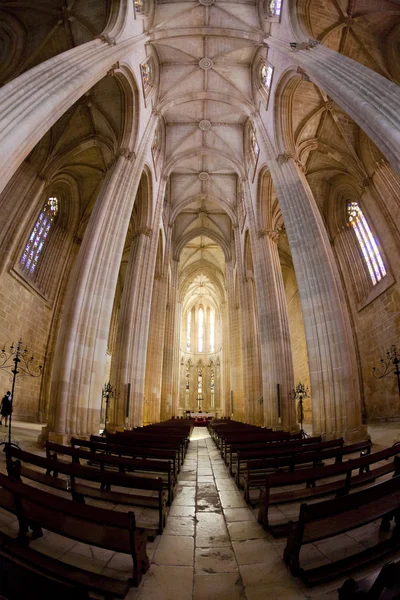 Интерьер монастыря Санта Мария да Витория, Баталья, Эстремадура, Португалия — стоковое фото