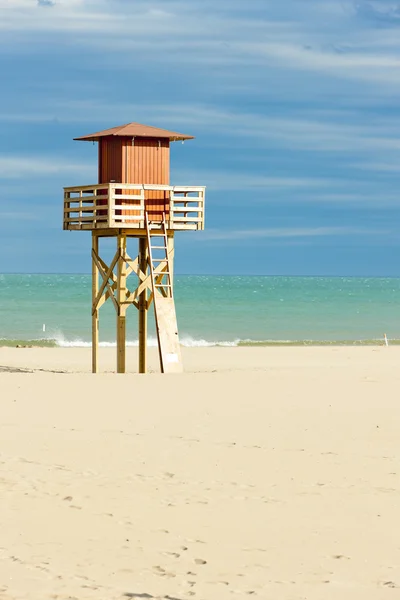 Cabana salva-vidas na praia em Narbonne Plage, Languedoc-Roussillo n, França — Fotografia de Stock