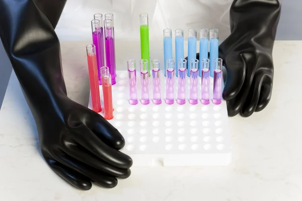 Portrait of young woman in laboratory — Stock Photo, Image