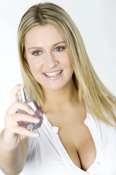 Portret van vrouw met parfum — Stockfoto