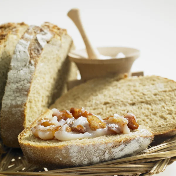 Bread with lard and scraps — Stock Photo, Image
