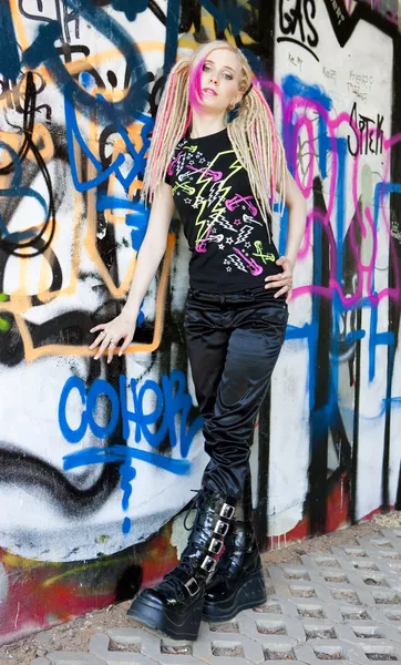 Mujer con rastas —  Fotos de Stock