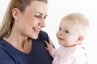 Anne ile kız bebek onun portresi