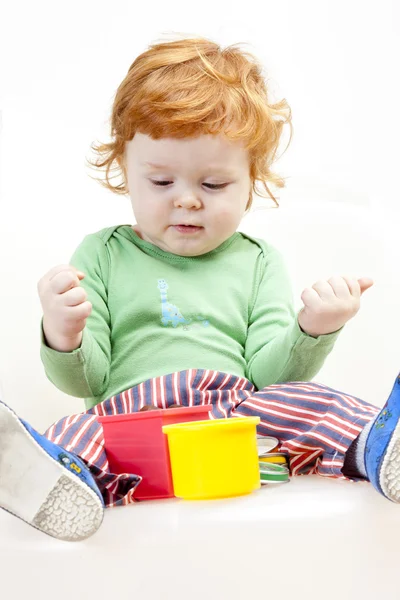 Spela liten pojke — Stockfoto