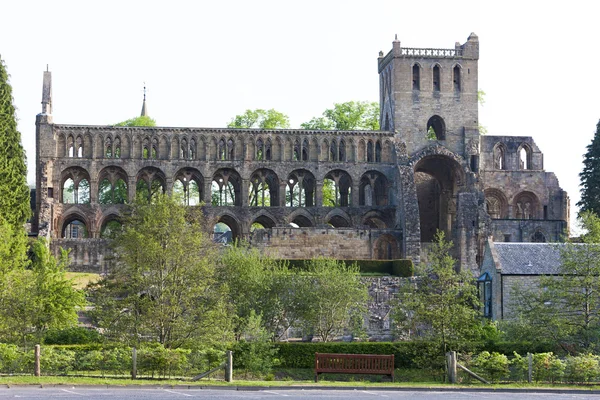 杰德堡修道院、 苏格兰边界、 苏格兰的废墟 — 图库照片