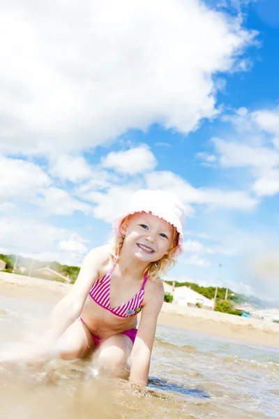 海のビーチの女の子 — ストック写真