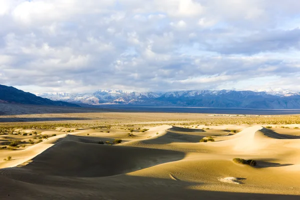 Roura studny písečných dun, death valley national park, californ — Stock fotografie