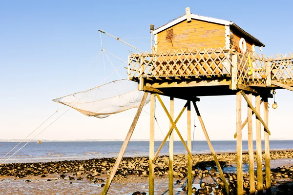 Balık evi ile bir balıkçı net, gironde bölümü, aquitaine,