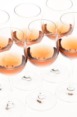 rose şarap şarap bardakları