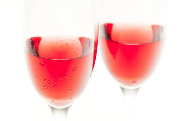 Ποτήρια κρασιού με ροζέ κρασί — Φωτογραφία Αρχείου