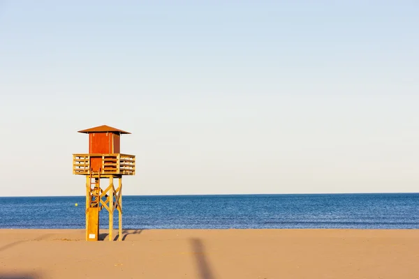 Lifeguard cabin on the beach in Narbonne Plage, Languedoc-Roussi — Stock Photo, Image