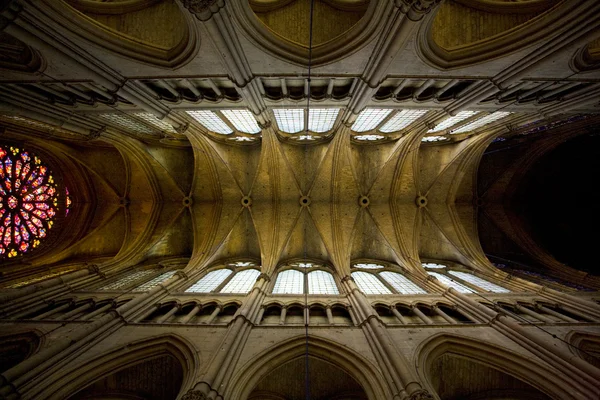 Interior de Cathedral Notre Dame, Reims, Champagne, Francia —  Fotos de Stock