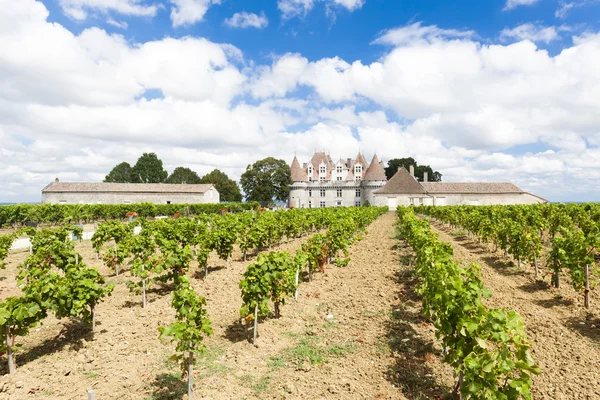 Monbazillac kasteel met wijngaard, aquitaine, Frankrijk — Stockfoto