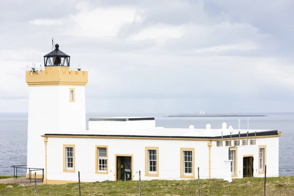 Ducansby Head Lighthouse, hegyvidék, Skócia — Stock Fotó