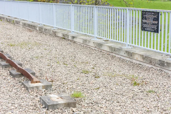 Ut ur handling följa på laigh milton viadukten, east ayrshire, scot — Stockfoto