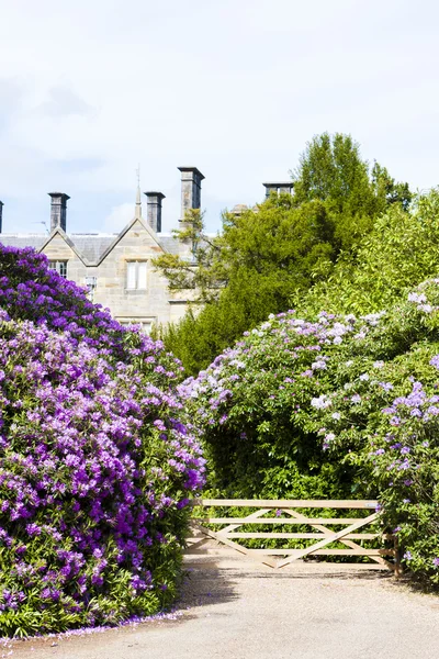 Castillo de Scotney con jardín, Kent, Inglaterra — Foto de Stock