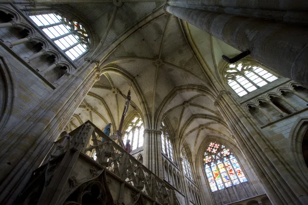 Interiér baziliky notre-dame-de-leoine, l'epine, šampaňské, — Stock fotografie