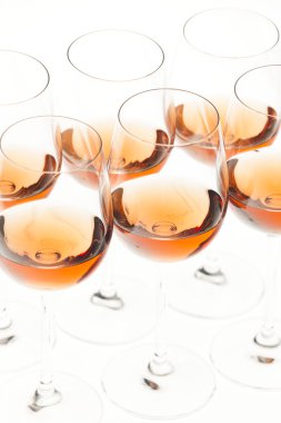 rose şarap şarap bardakları