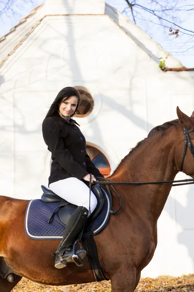 Ridsport på häst, lomec, Tjeckien — Stockfoto