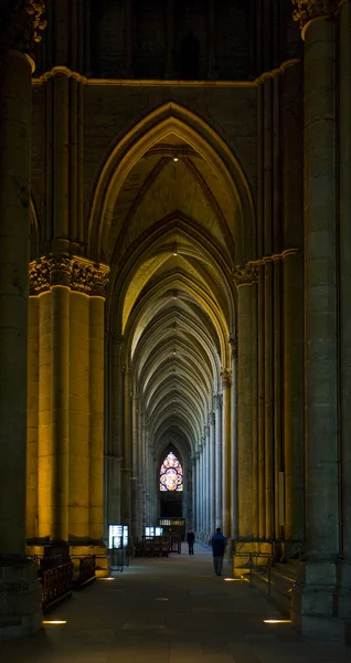 Interno della Cattedrale Notre Dame, Reims, Champagne, Francia — Foto Stock