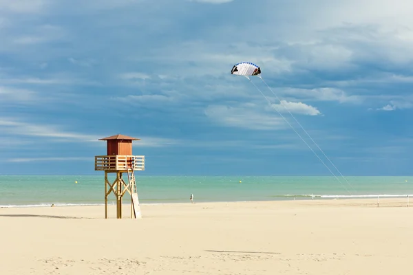 Lifeguard cabin on the beach in Narbonne Plage, Languedoc-Roussi — Stock Photo, Image