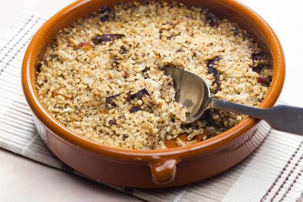 Pote de cevada com cogumelos (chamado kuba - refeição checa ) — Fotografia de Stock