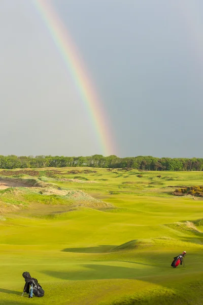 Радуга над полем для гольфа, Сент-Эндрюс, Файф, Шотландия — стоковое фото