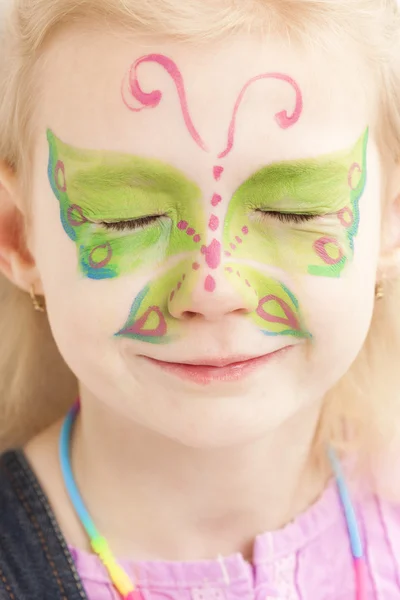 Portrait de petite fille avec peinture faciale — Photo