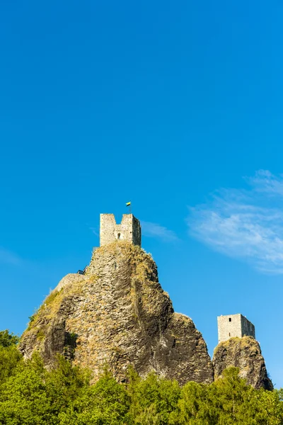 Ruinen der trosky castle — Stockfoto