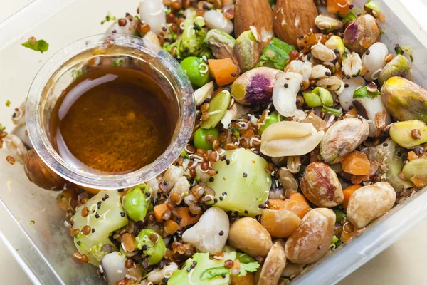 Legume salad with almonds — Stock Photo, Image