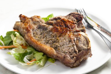 ızgara t-bone biftek