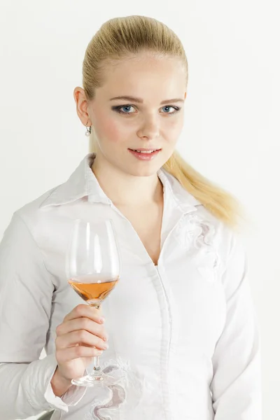 Mujer con una copa de vino blanco — Foto de Stock