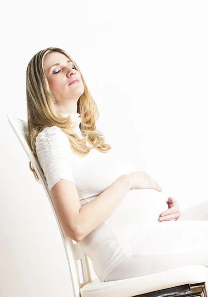 Relaxing pregnant woman — Stock Photo, Image