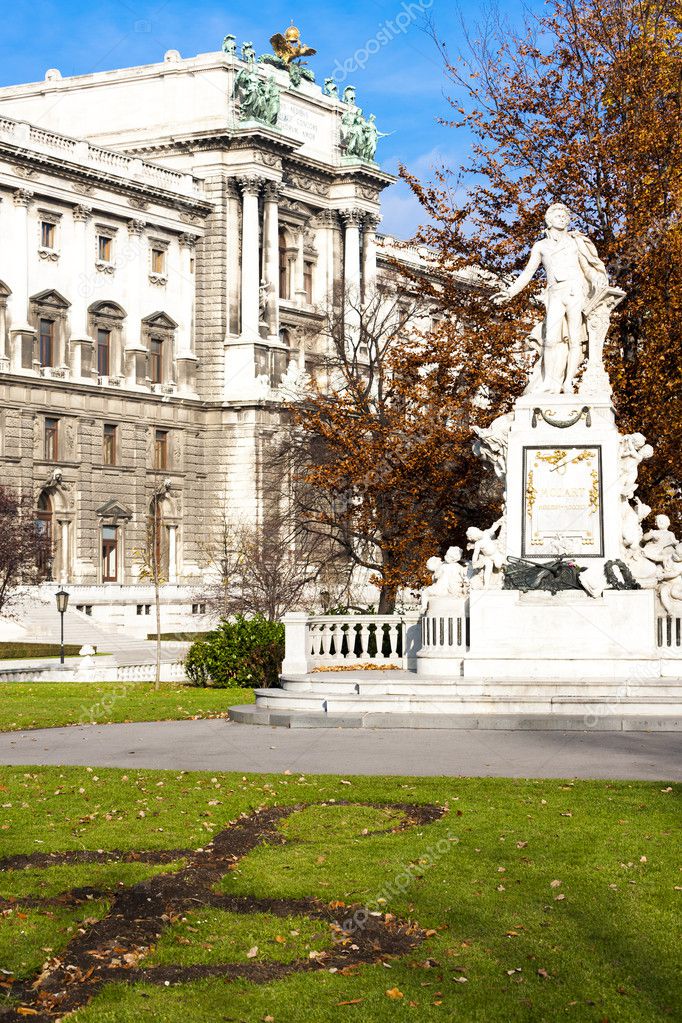 Mozart's statue in Hofburg Palace garden