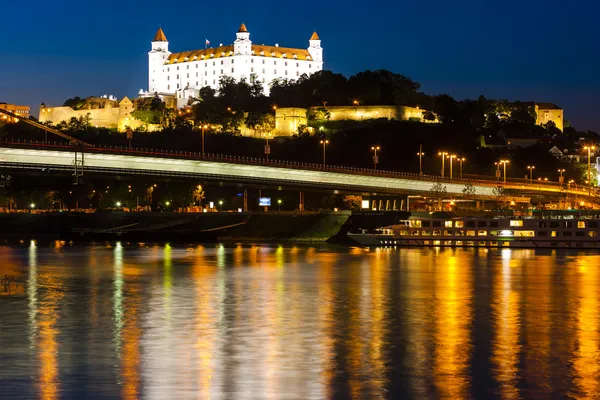 Bratislava castle, gece — Stok fotoğraf